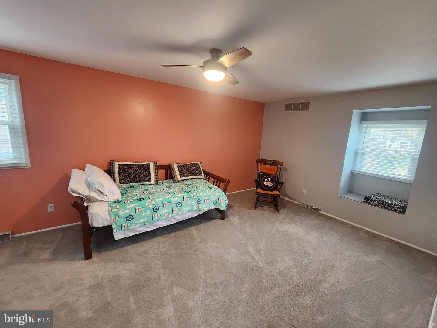 215 Garnett Road photo 38