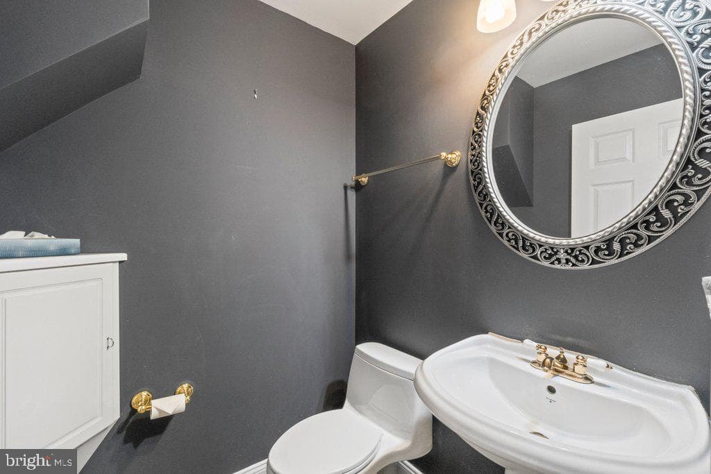 311 Rolling Knoll Drive photo 23