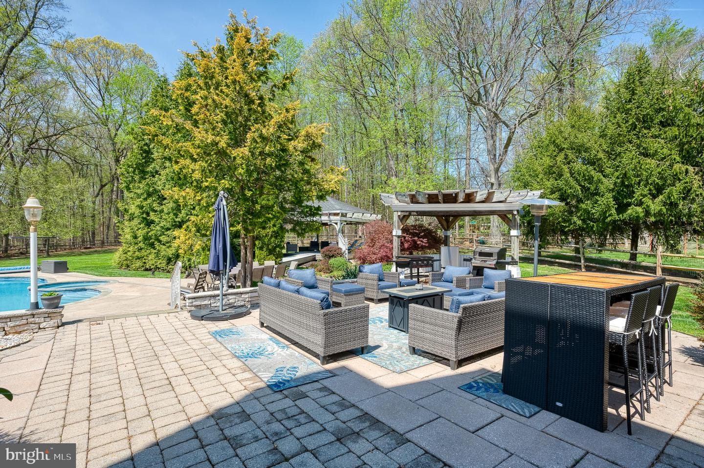 1216 Bluebird Court W photo 98