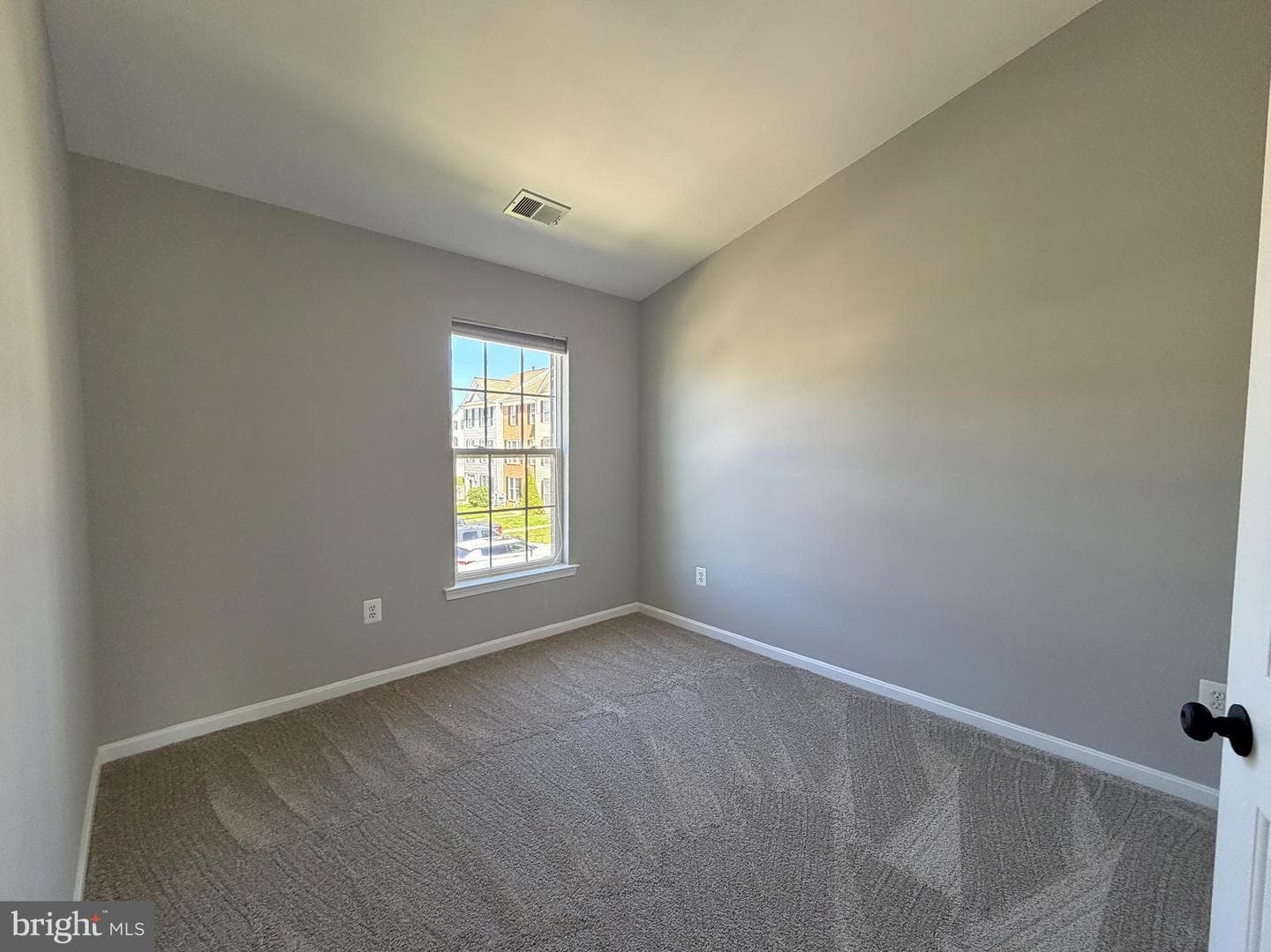 1816 Graymount Way photo 14