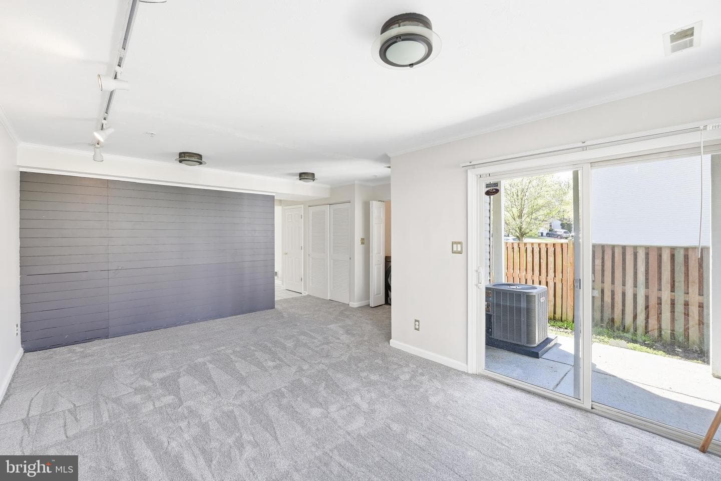 2045 Mardic Drive photo 13