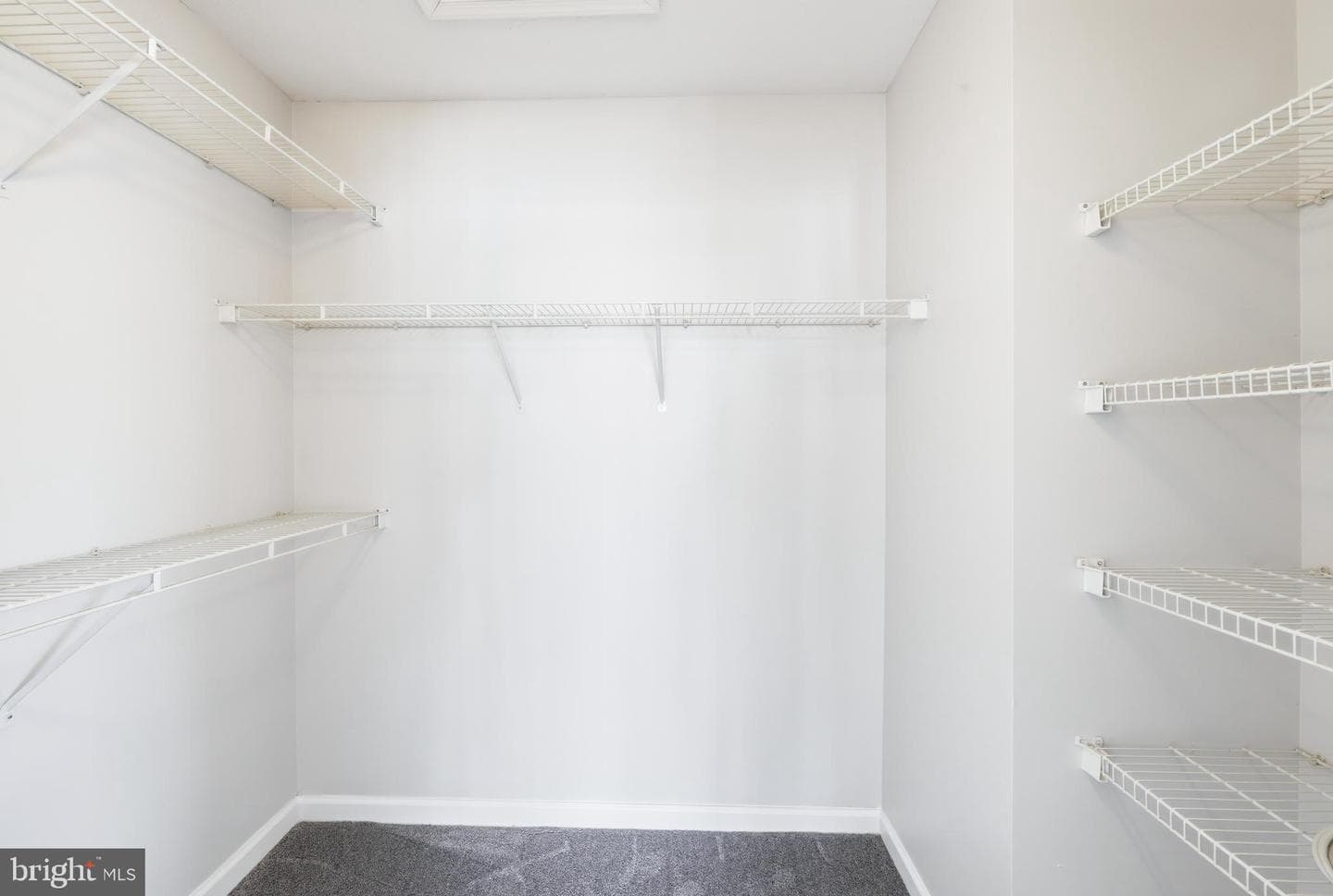 2045 Mardic Drive photo 28