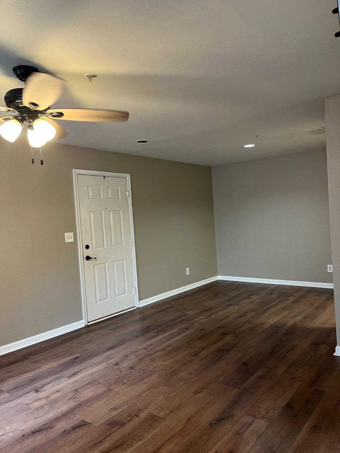 296 Canterbury Rd # 296-J photo 4