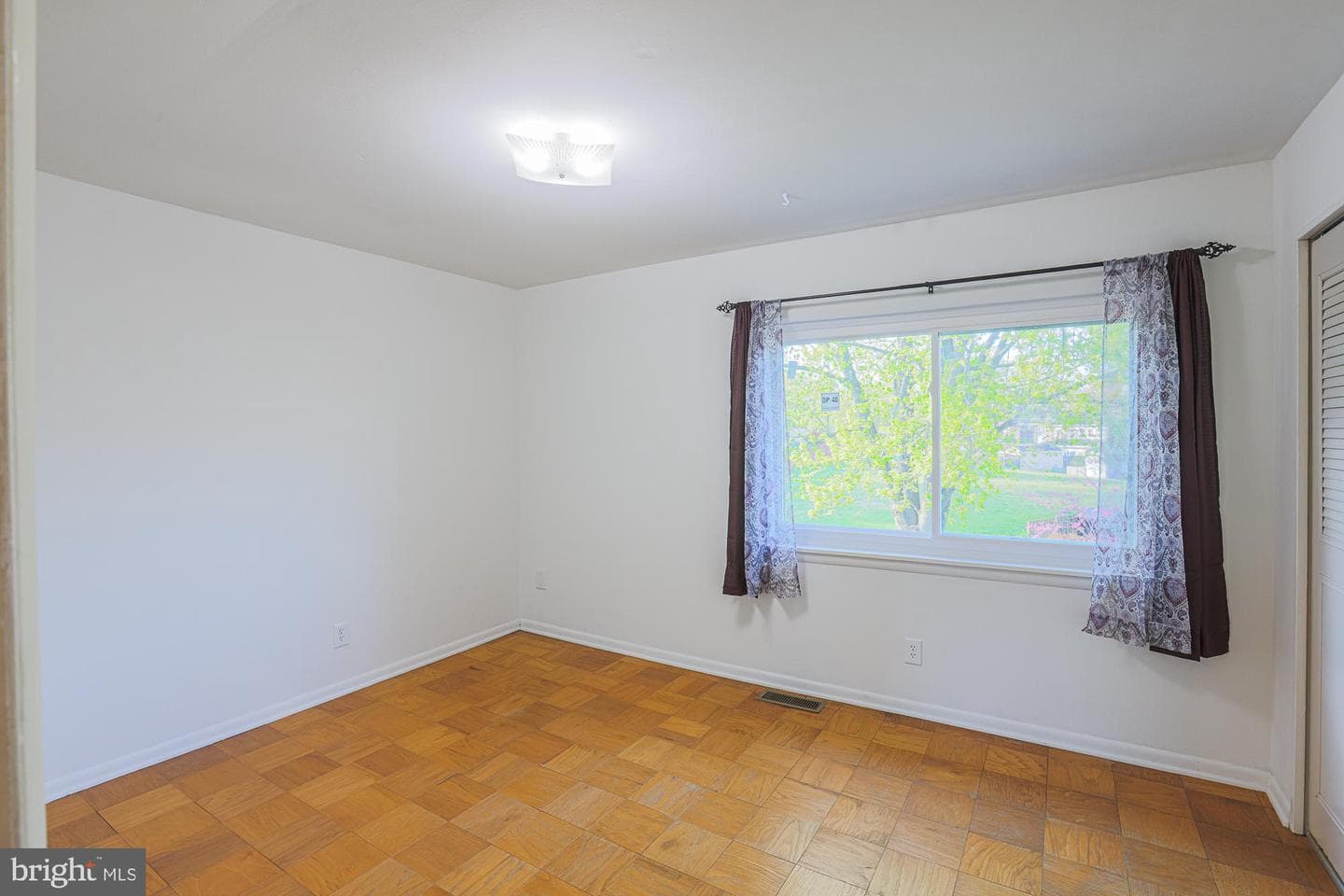 301 Sweet Briar Court photo 31