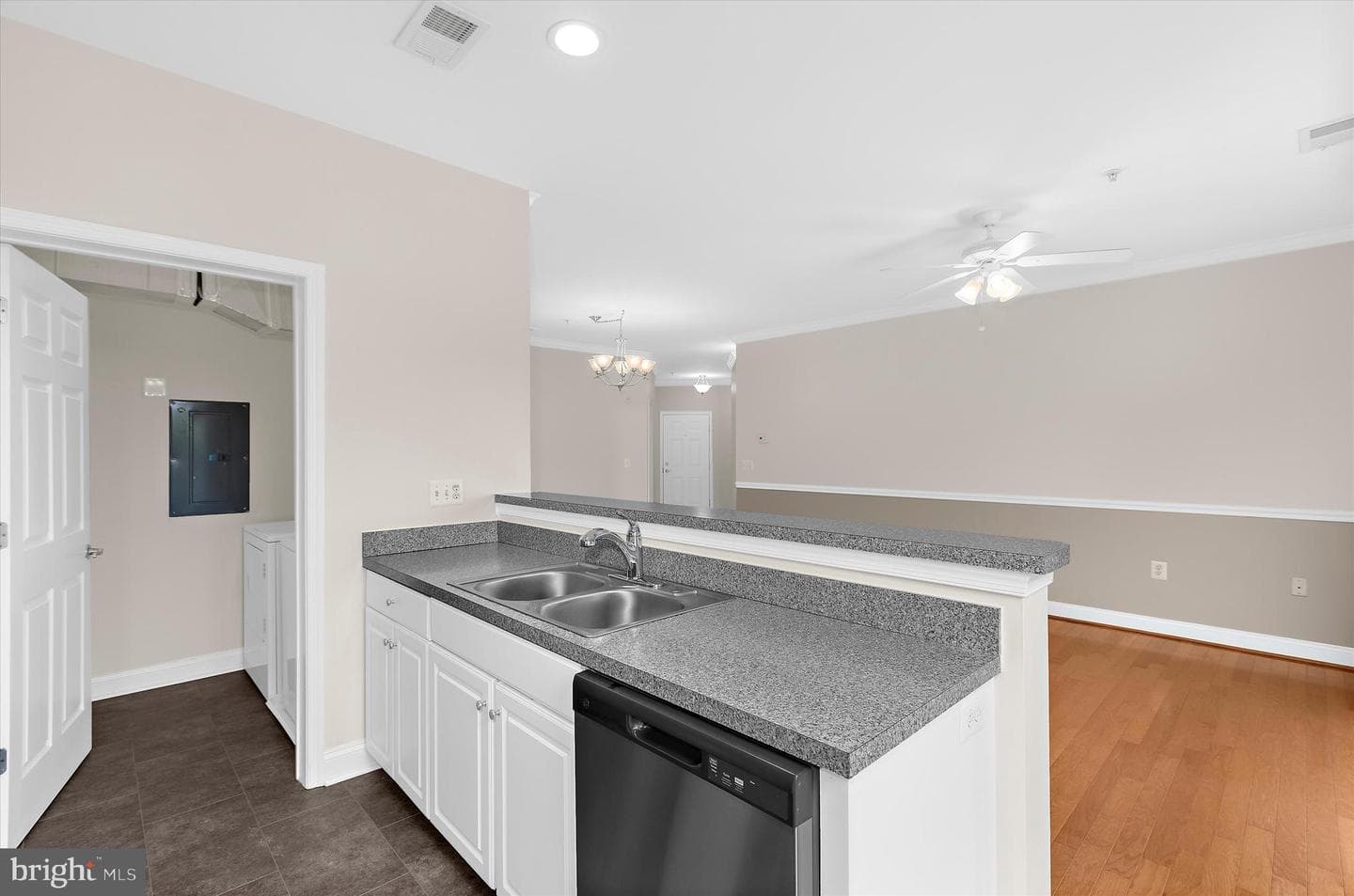 1815 Selvin Drive #204 photo 16