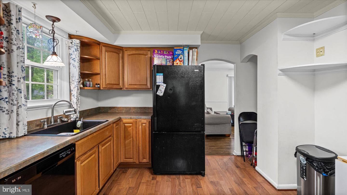 1512 Steeplechase Drive photo 11