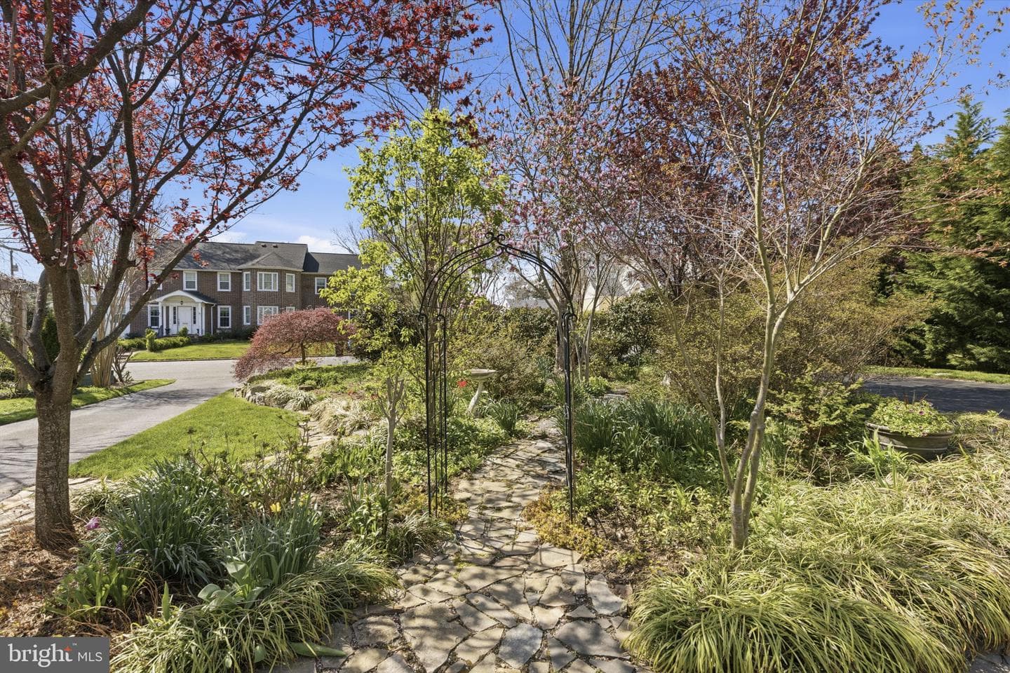 555 Giles Street photo 32