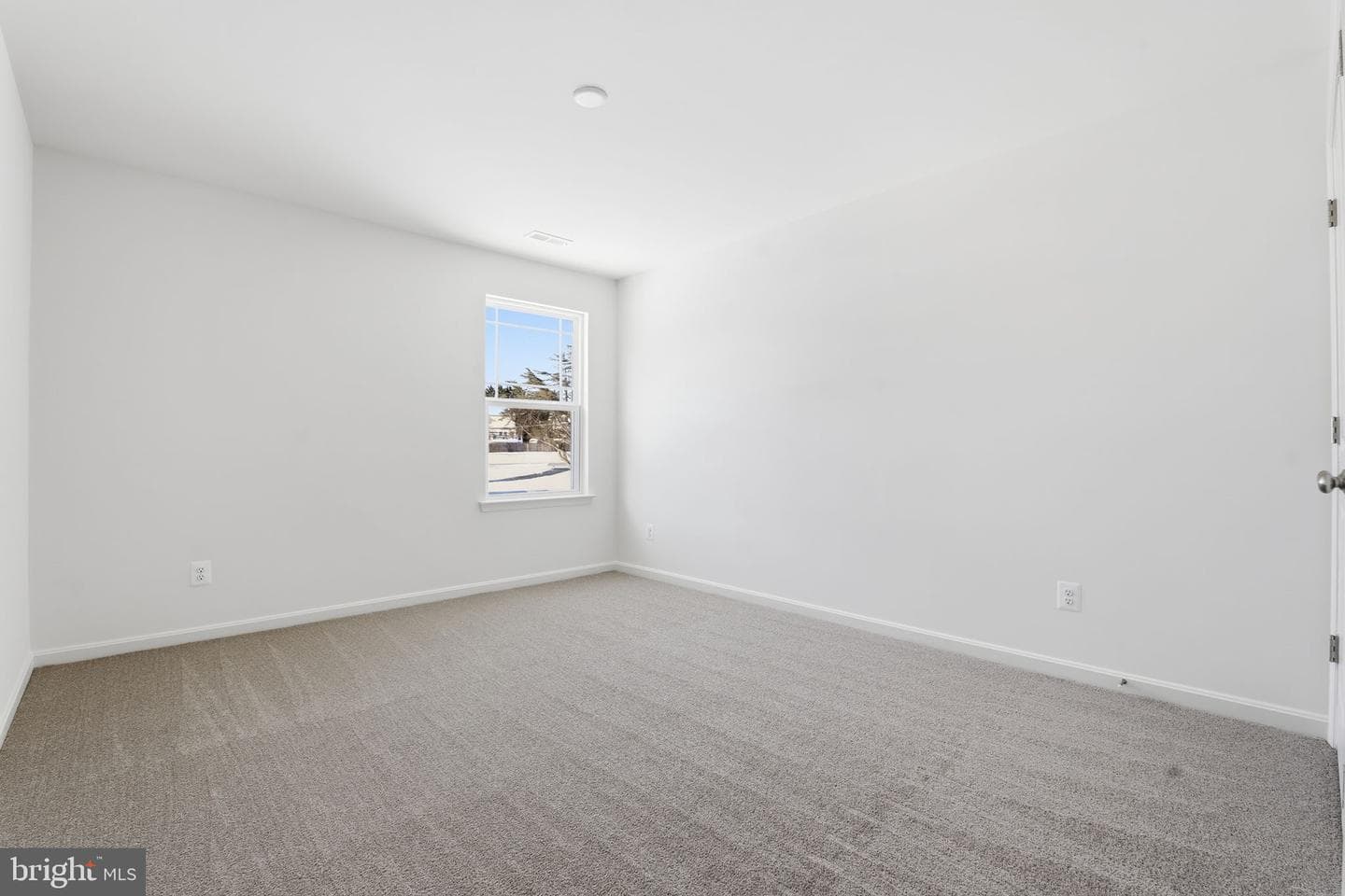 617 Loring Avenue photo 30