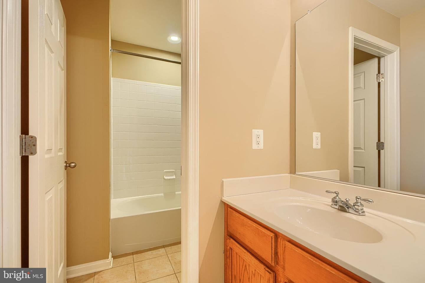 246 Mohegan Drive photo 41