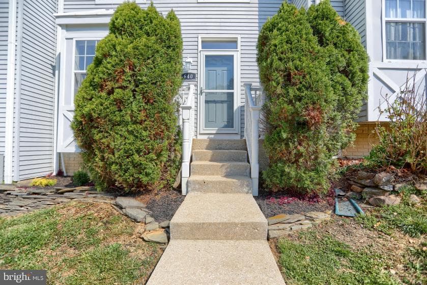 640 Nanticoke Court photo 2
