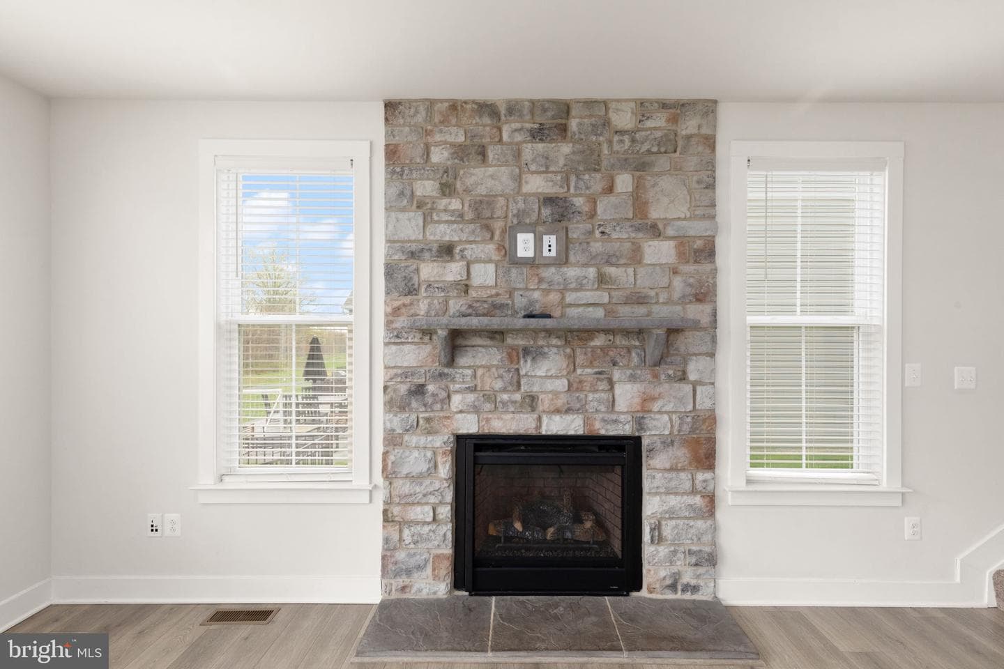 2511 Easy Street photo 16
