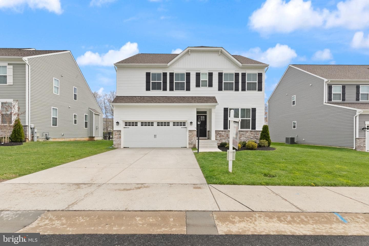 2511 Easy Street photo 2