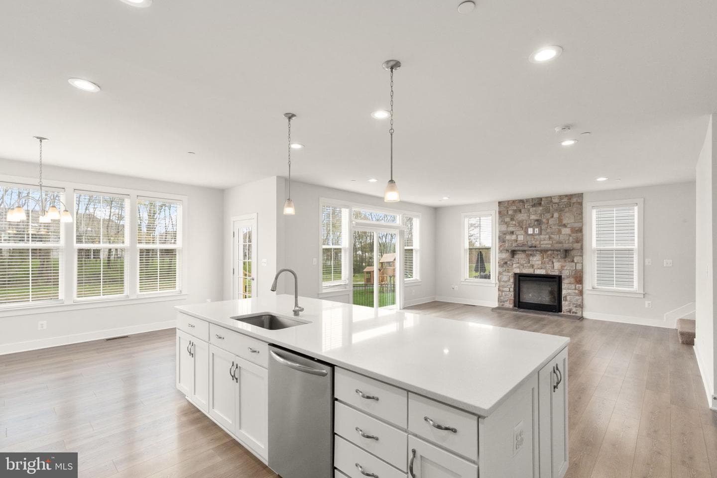 2511 Easy Street photo 3
