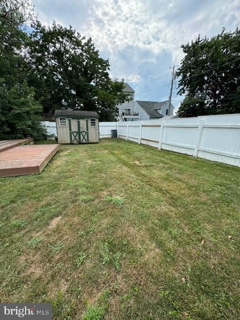 561 Pennington Ave photo 10