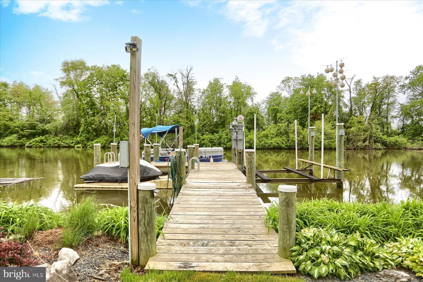 24 Neptune Drive photo 2