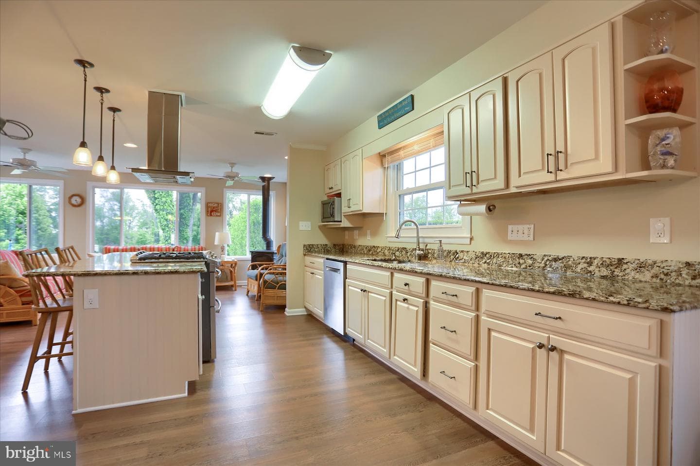 24 Neptune Drive photo 22