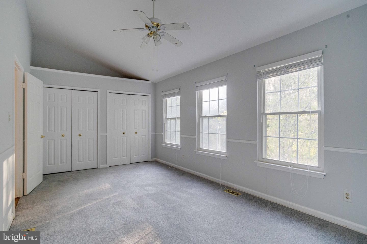 1143 Robin Hill Court photo 32