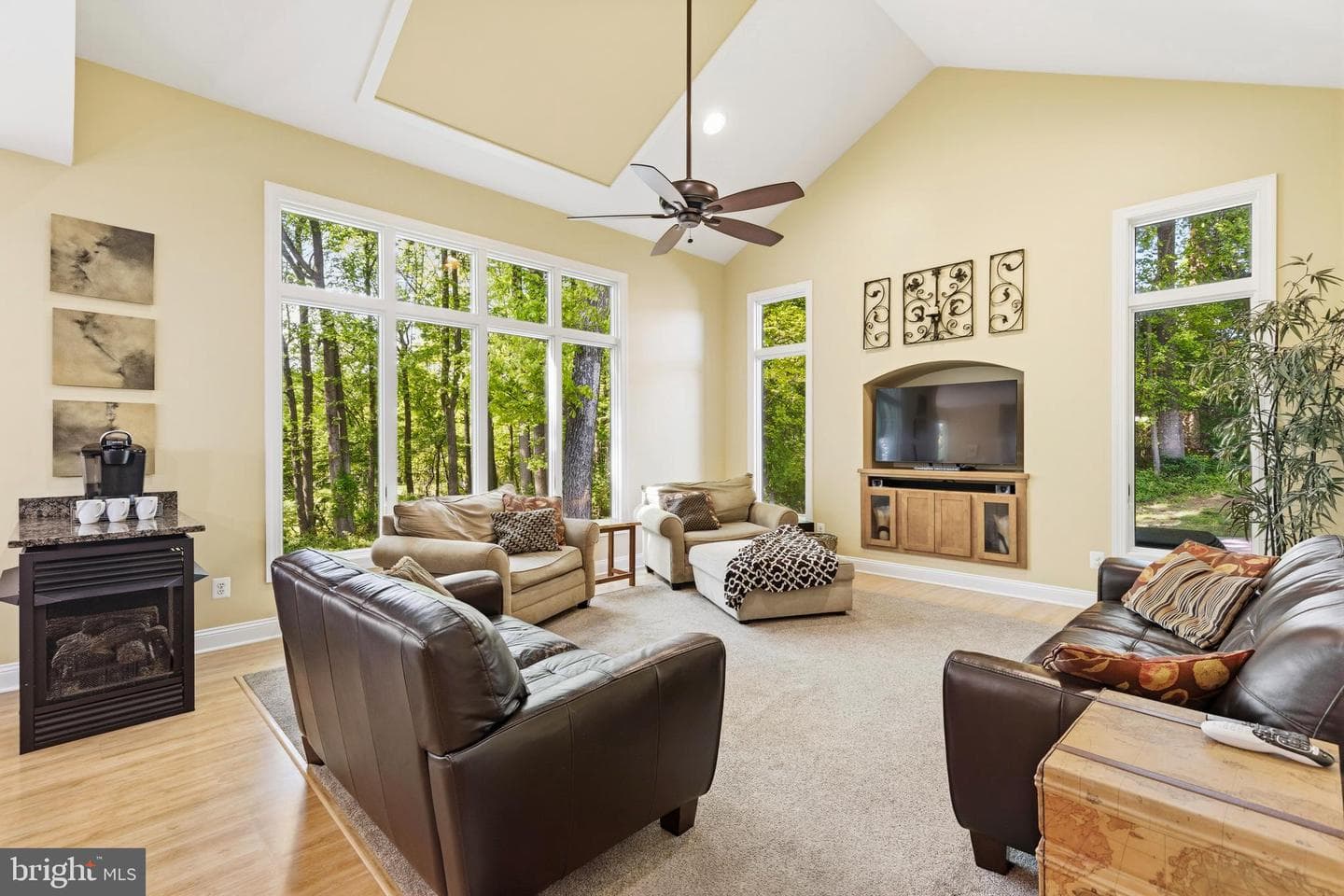 1809 Sparks Drive photo 3