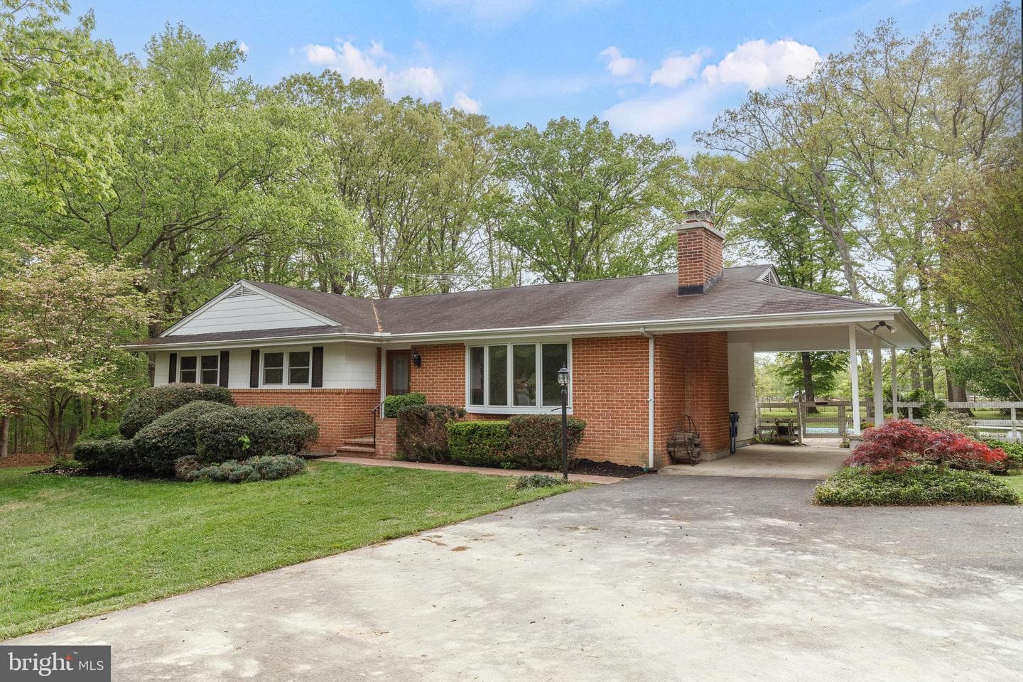 2311 Beverly Drive photo 2