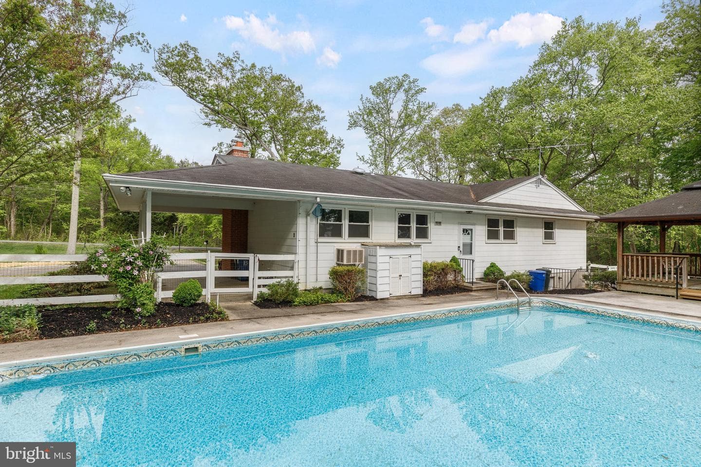 2311 Beverly Drive photo 9
