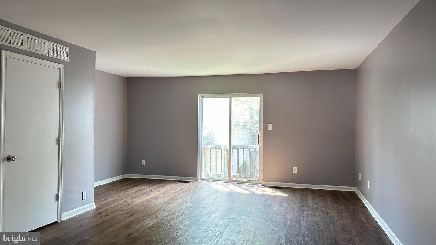 704 Saint Peters Court photo 8