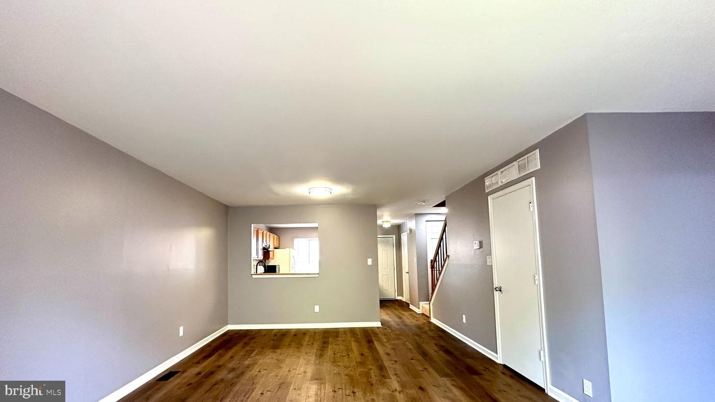 704 Saint Peters Court photo 9