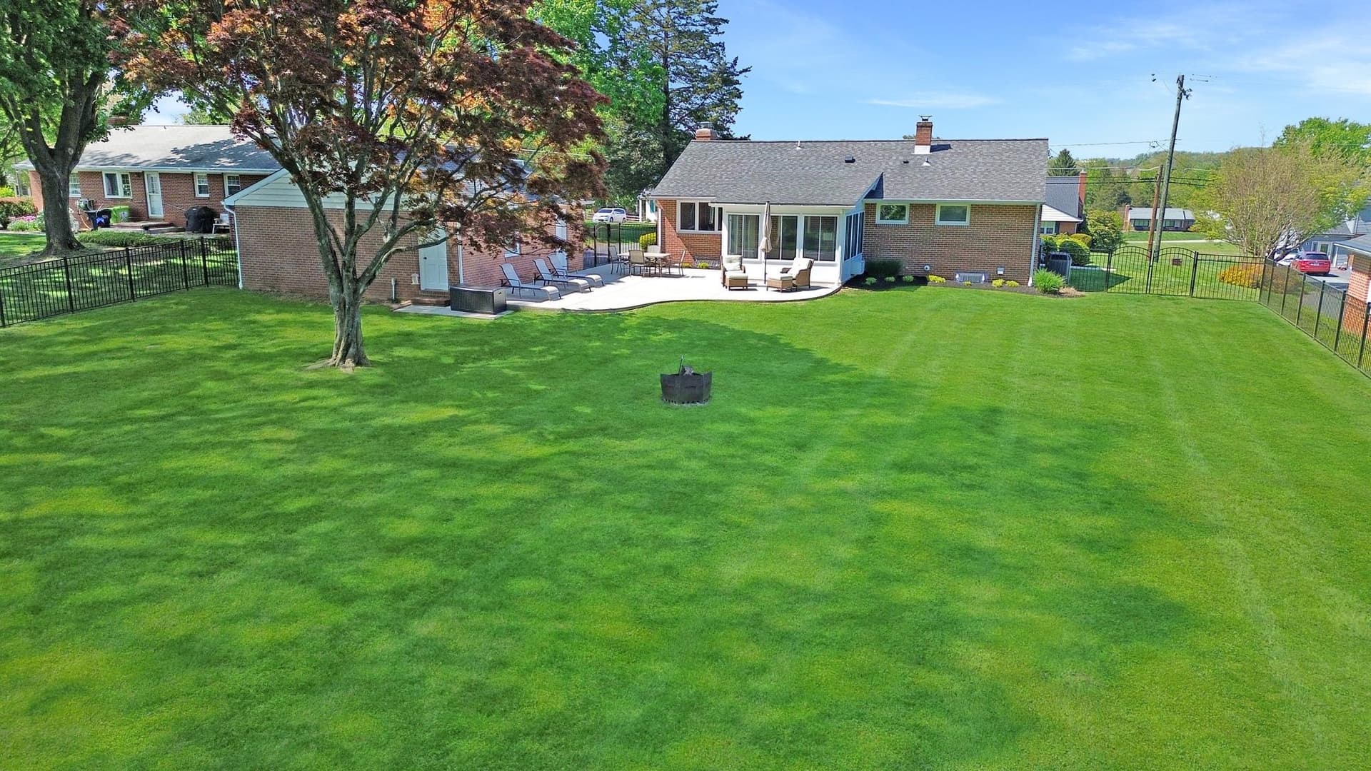 407 Plumtree Road photo 30