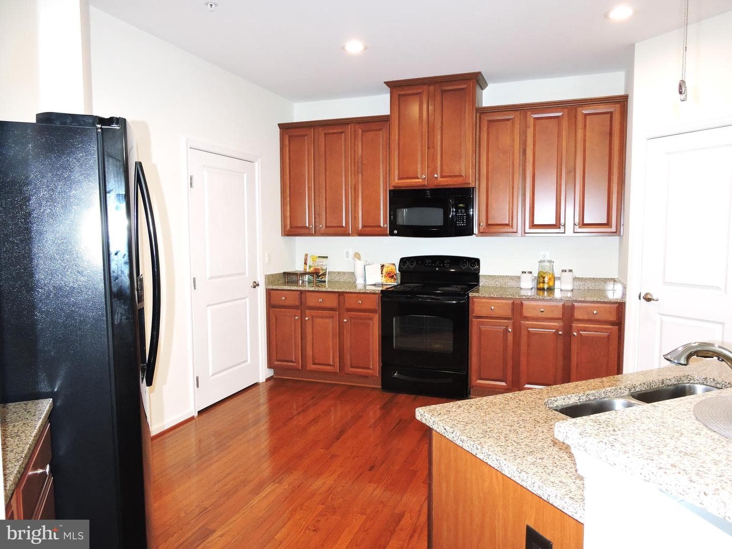 331 Tufton Circle photo 10