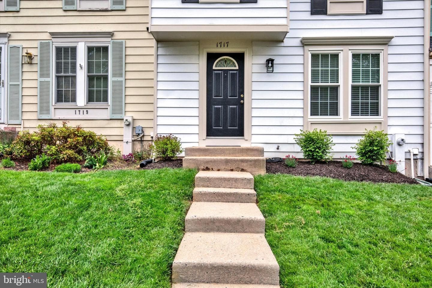 1717 Chesterfield Square photo 2