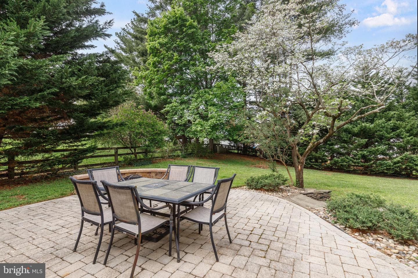 718 Bedford Road photo 4