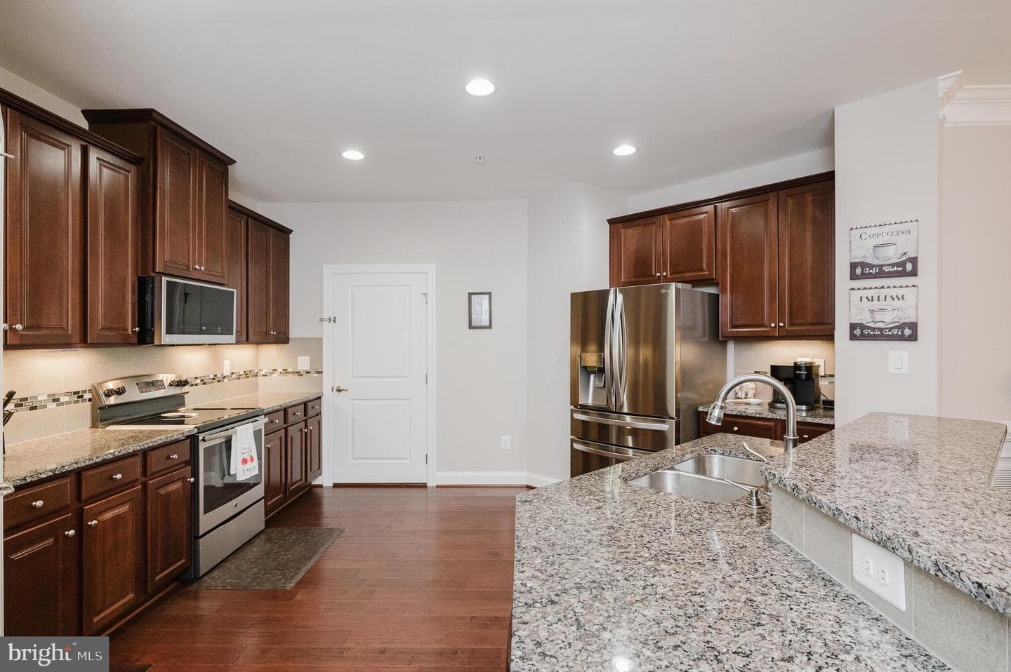 355 Tufton Circle photo 6