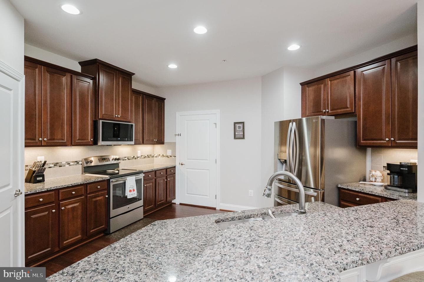 355 Tufton Circle photo 7