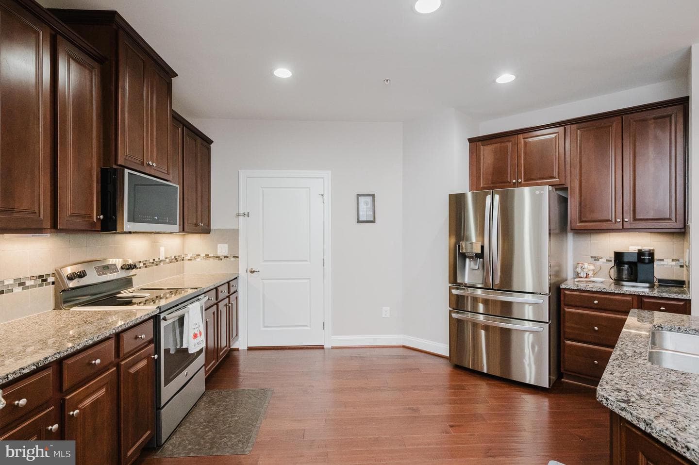355 Tufton Circle photo 8