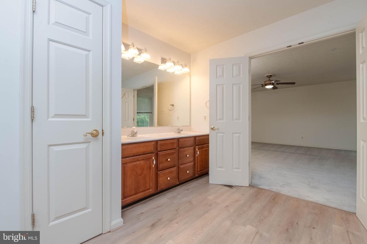 1240 Chateau Green Court photo 55