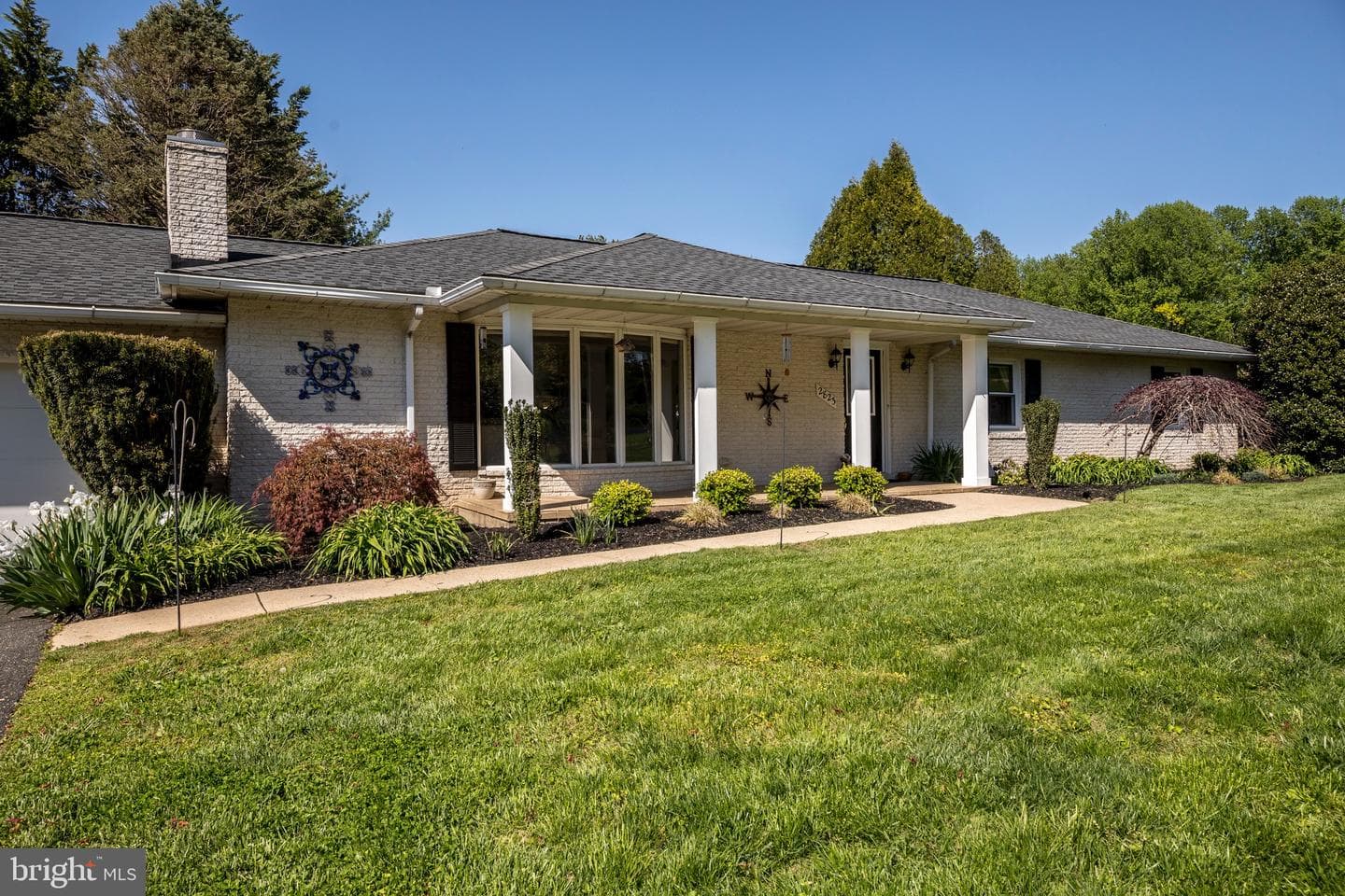 2823 Orchard Lakes Drive photo 2