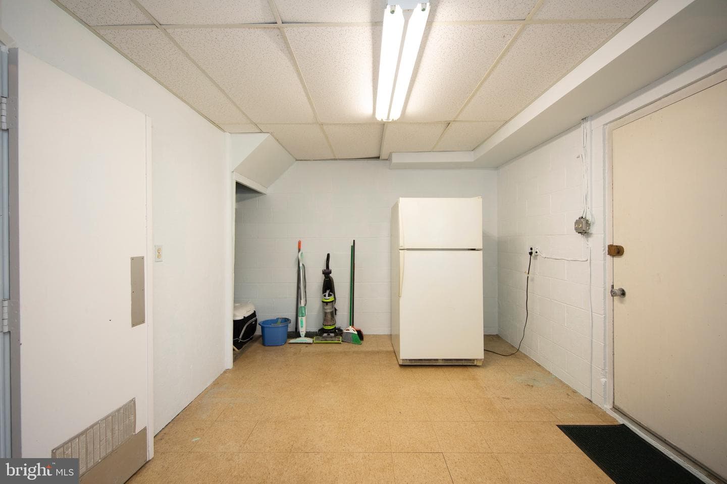2823 Orchard Lakes Drive photo 47