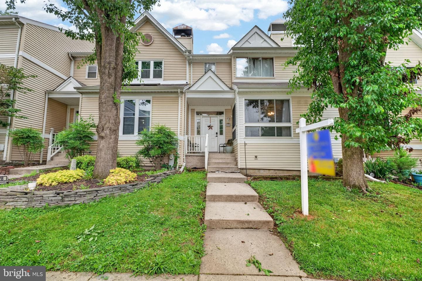 426 Kentmore Terrace photo 2