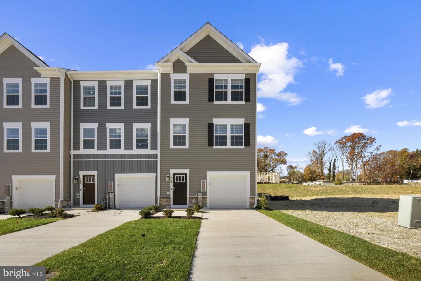 367 Hackley Drive photo 4