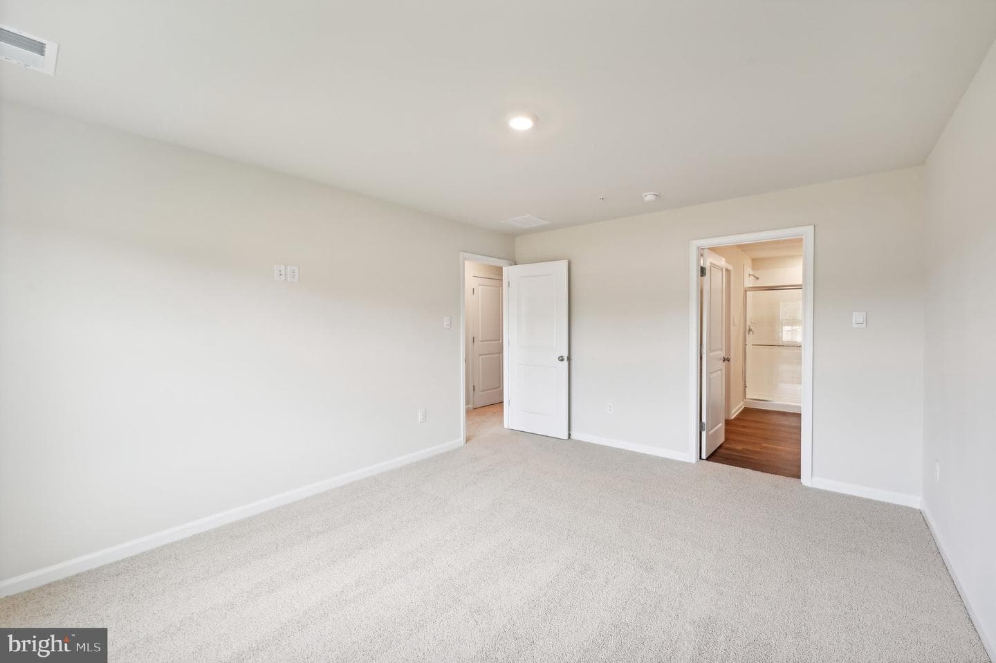 710 Managrass Drive photo 32