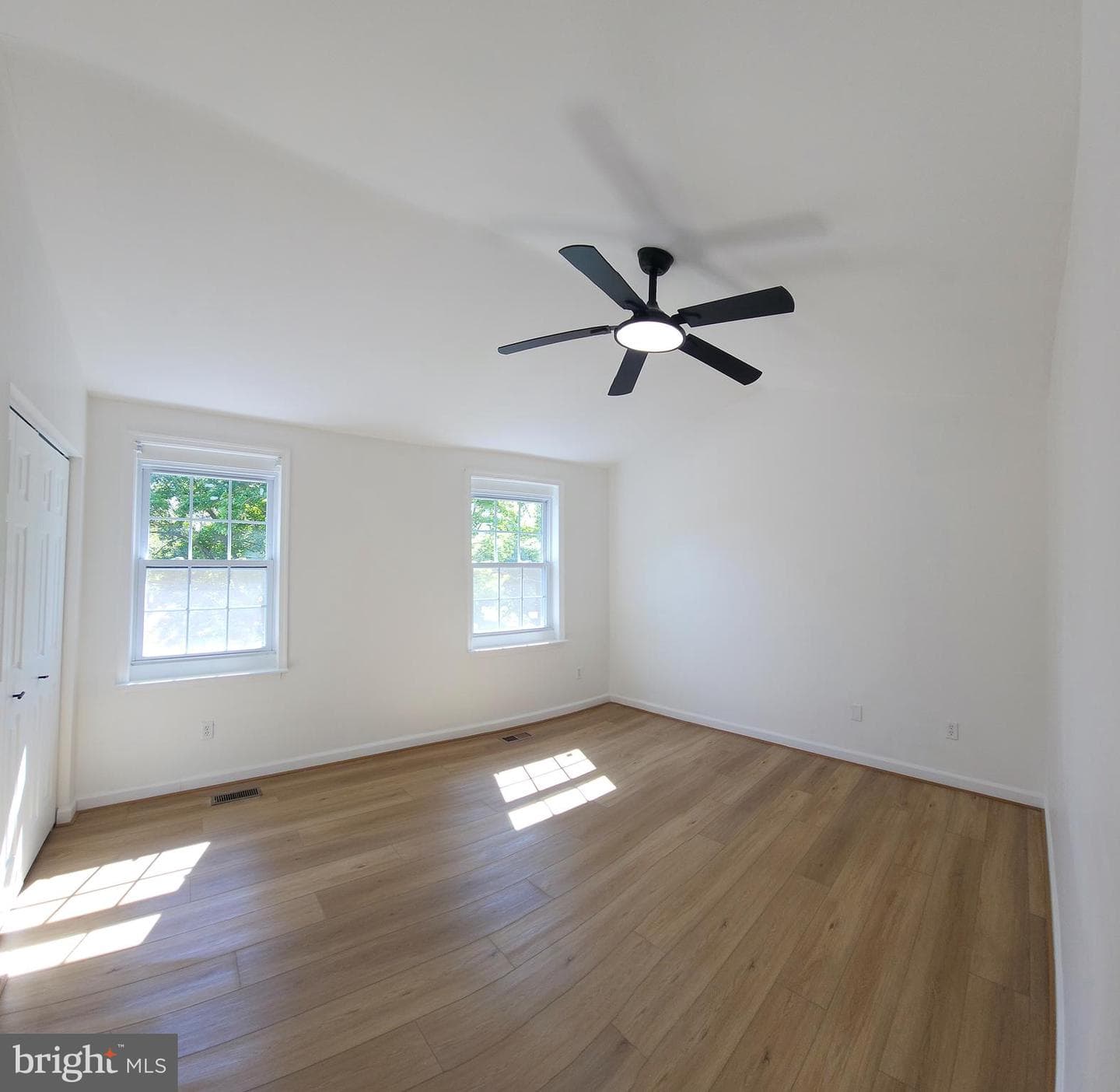 1206 Caldwell Court S photo 31