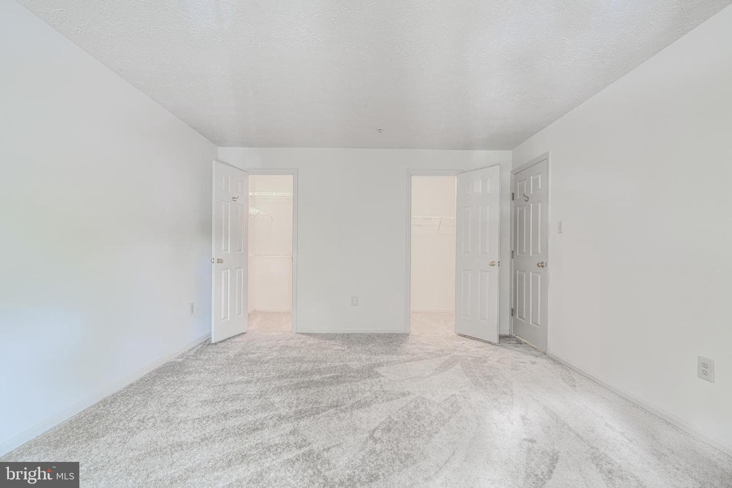 902 Jessicas Lane #902-E photo 27