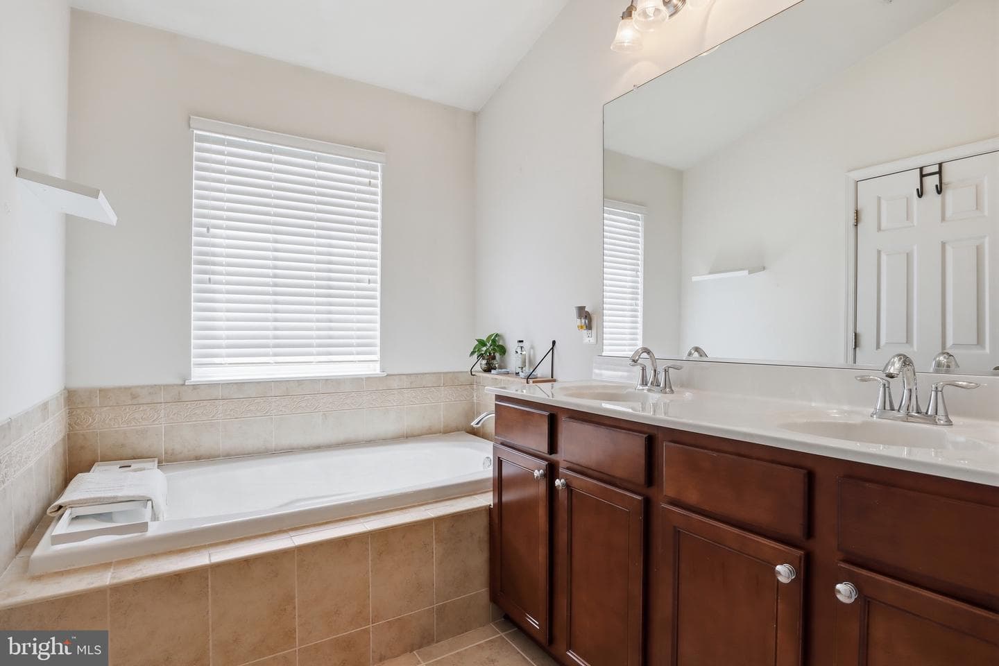 626 Snowberry Way photo 29