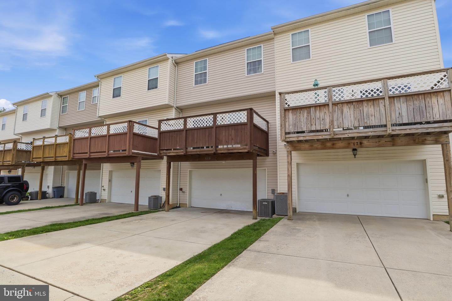 626 Snowberry Way photo 4