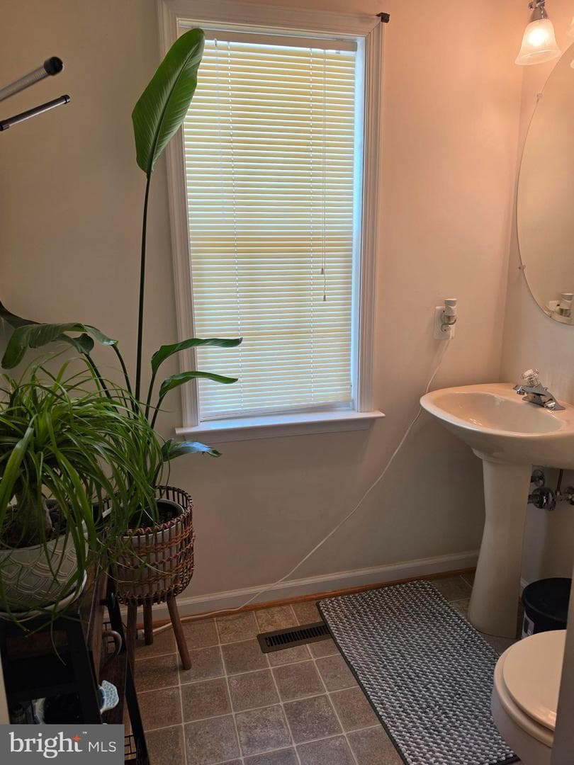 1001 W Viking Court photo 17