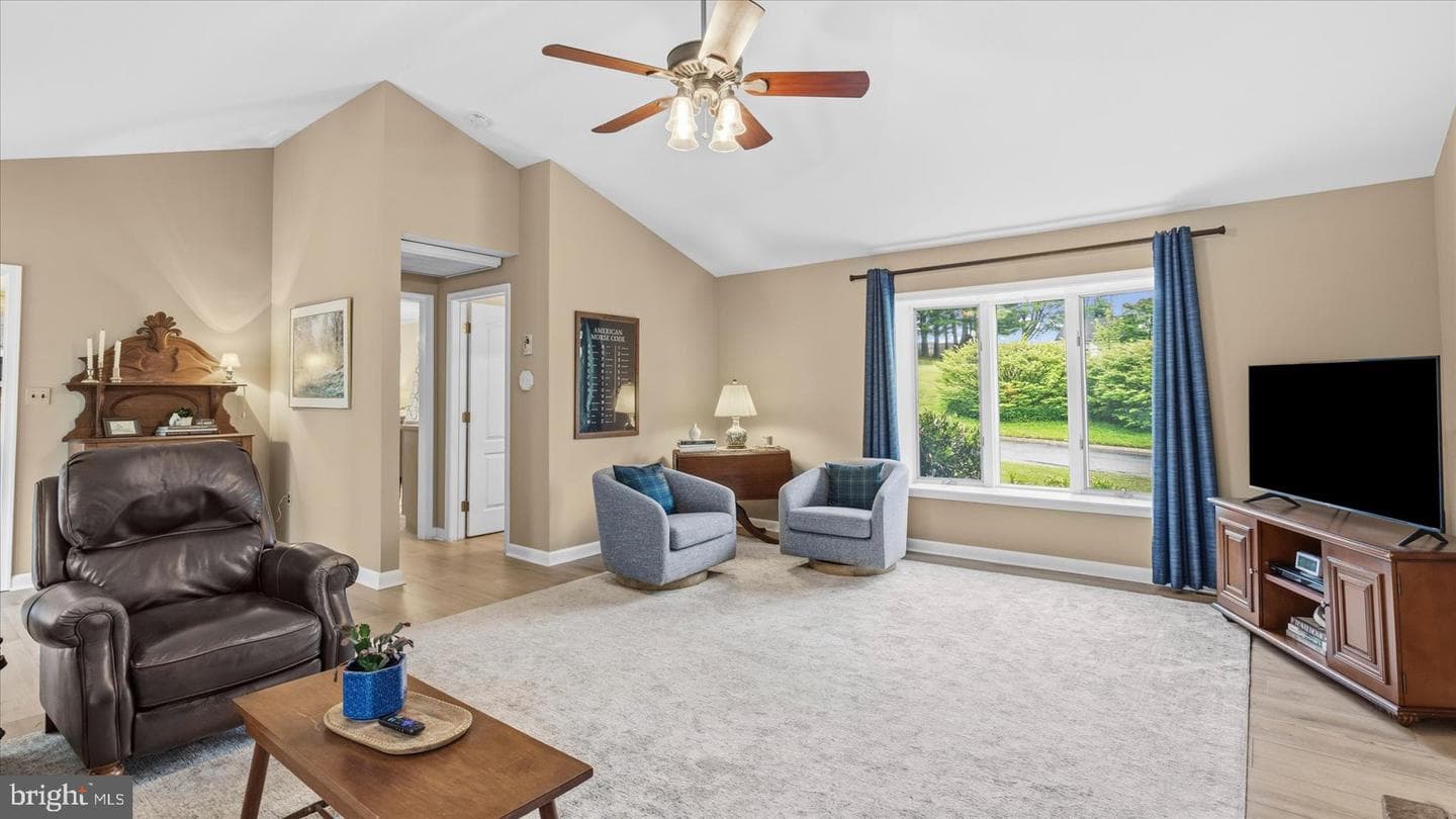 2811 Orchard Lakes Drive photo 10
