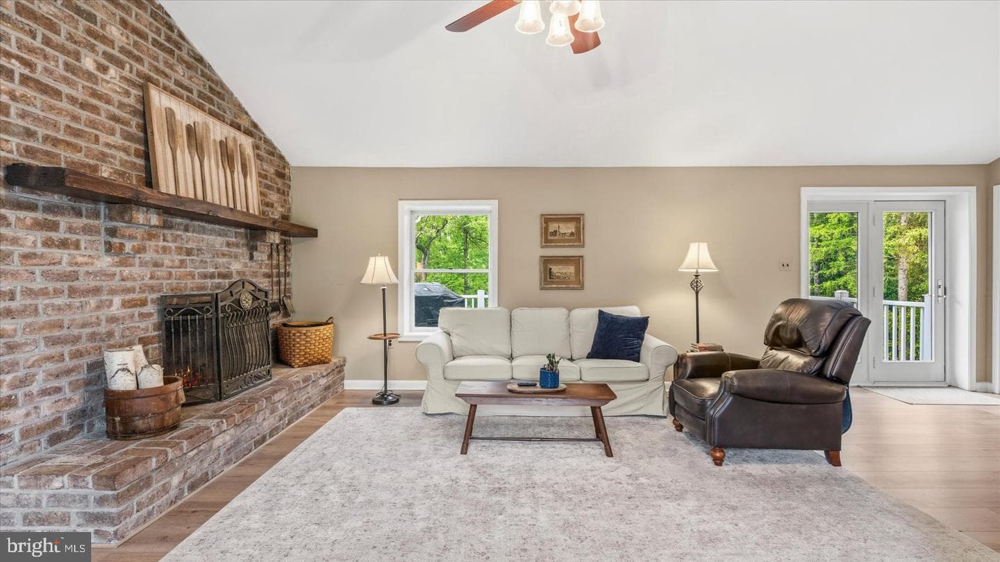 2811 Orchard Lakes Drive photo 8