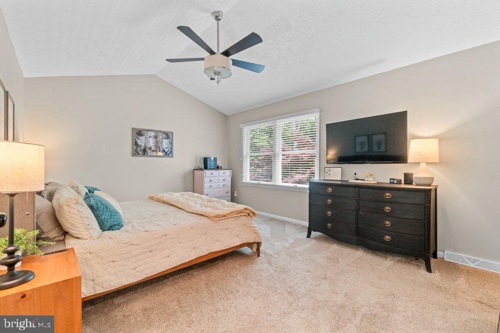 703 Macphail Court N photo 35
