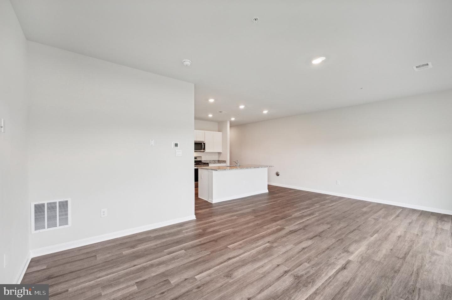 707 Managrass Drive photo 3