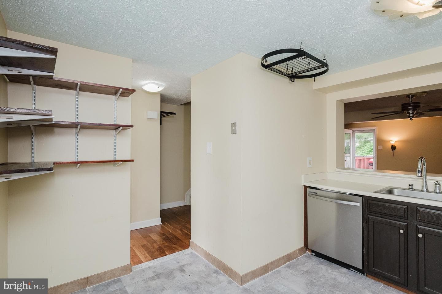 1829 Queen Anne Square photo 13