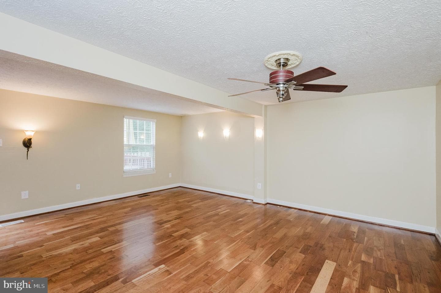 1829 Queen Anne Square photo 17